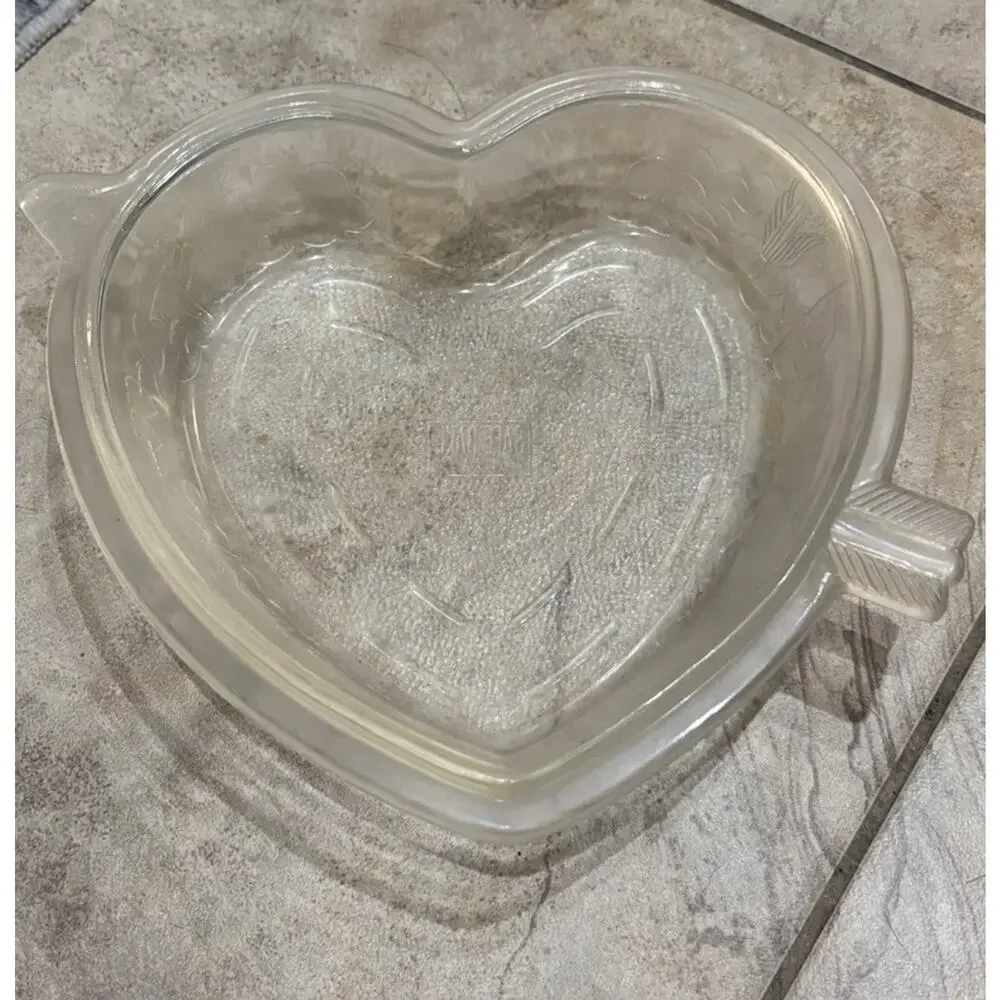 Vintage Safe Bake Heart Shape Glass PIE Dish Cupid Arrow Valentines 8” X 7” Dia.
